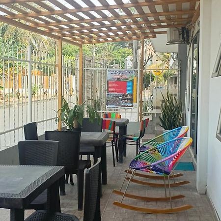 Apartahotel Eden Coveñas מראה חיצוני תמונה
