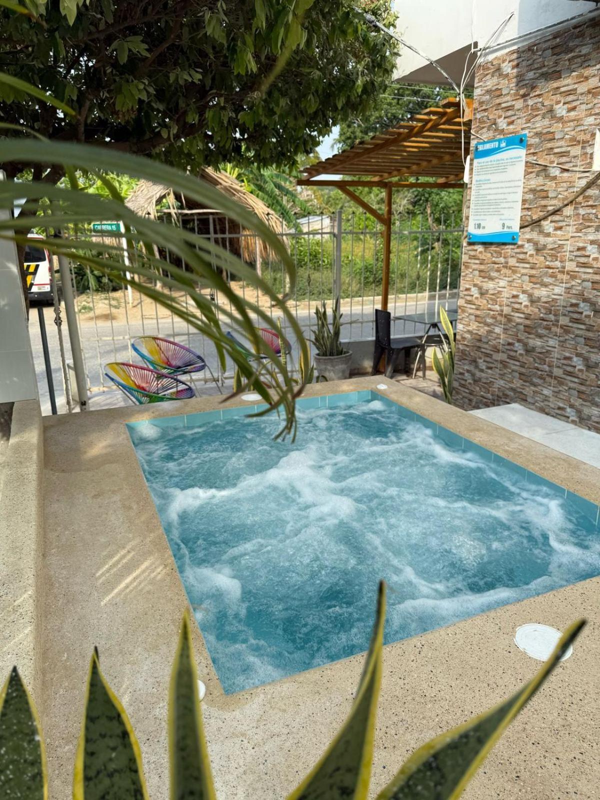Apartahotel Eden Coveñas מראה חיצוני תמונה