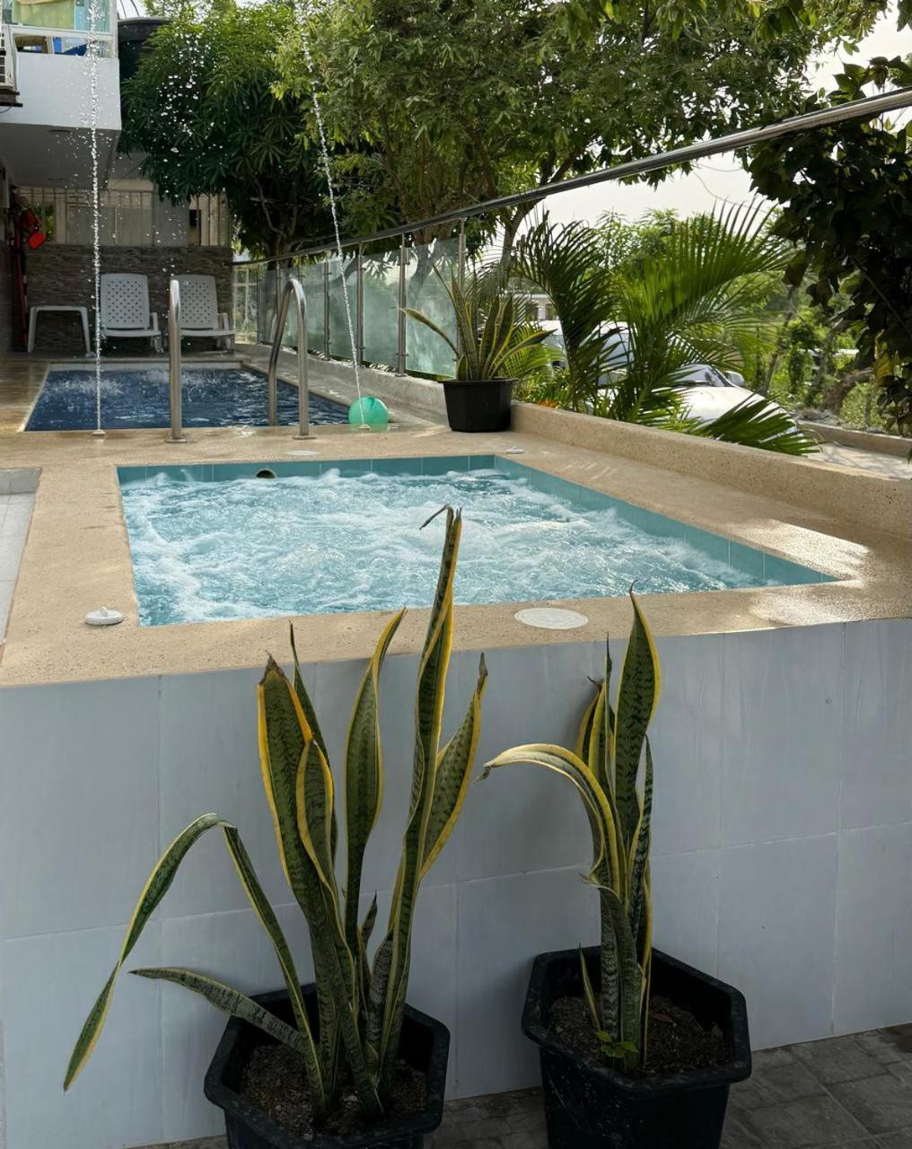 Apartahotel Eden Coveñas מראה חיצוני תמונה